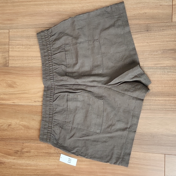 Women's Utility Shorts - Picture 3 of 3